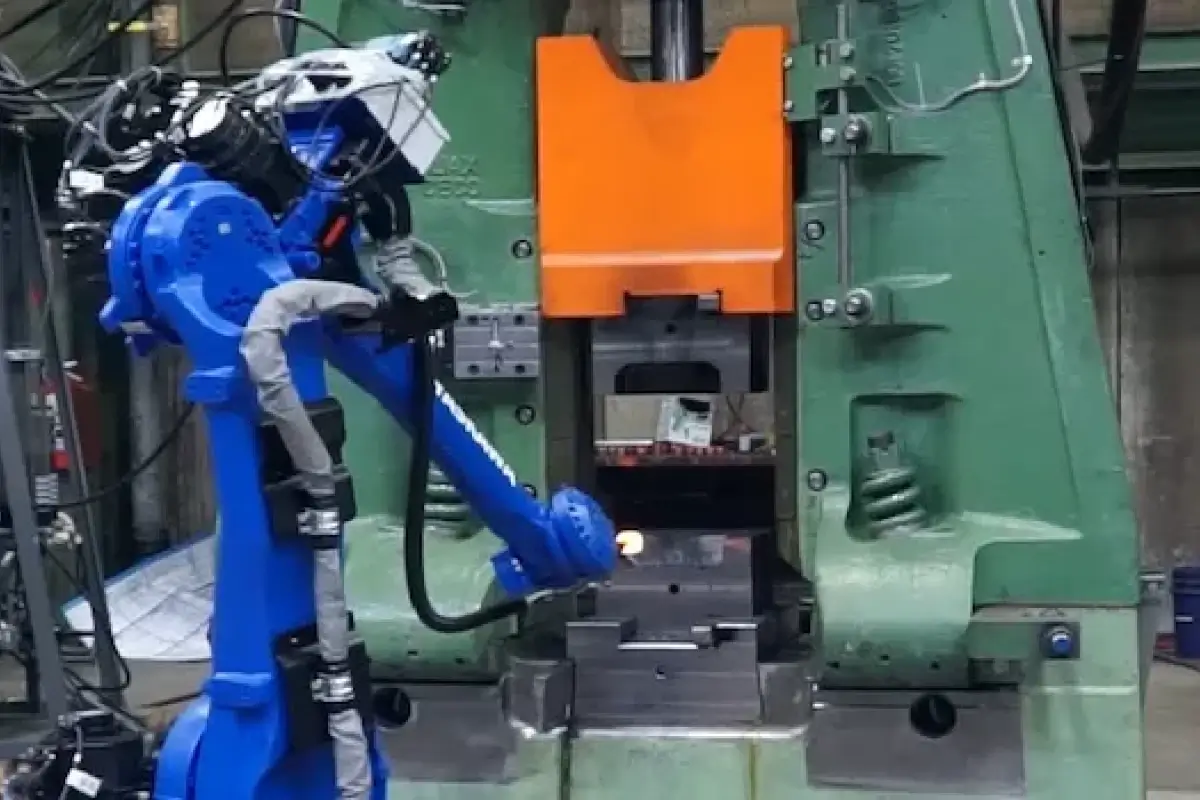 Programmable forging hammers